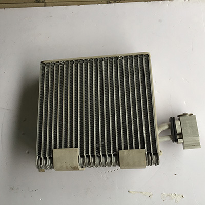 前空调蒸发器芯体