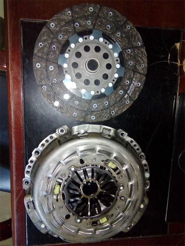 双质量压盘压片