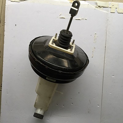 刹车总泵组合件