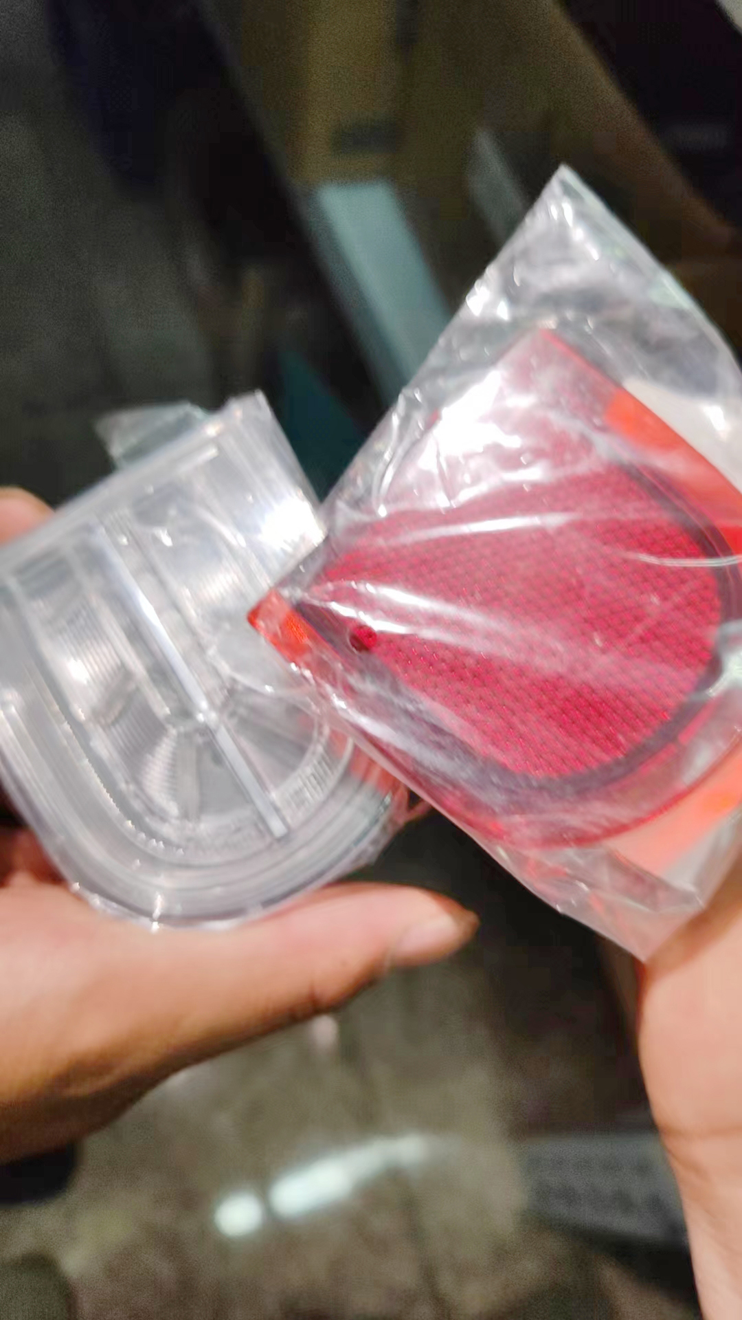 后反射器片.jpg 后反射器片.jpg